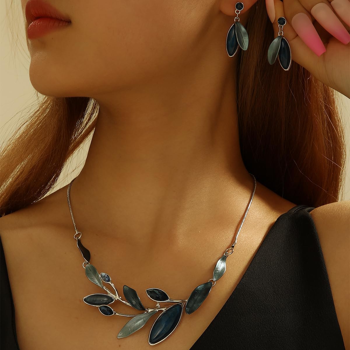 Blue Leaf Design Necklace Set